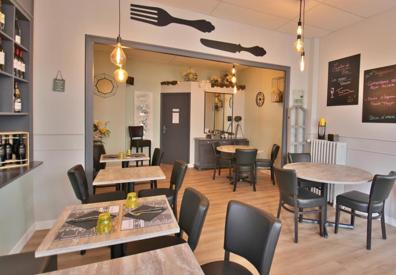 Hotel L'Escale De La Gare Saumur Esterno foto