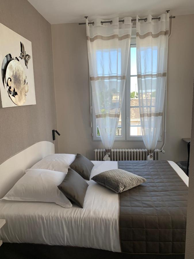 Hotel L'Escale De La Gare Saumur Esterno foto