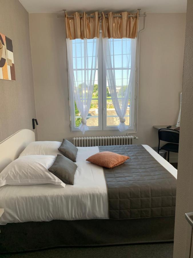 Hotel L'Escale De La Gare Saumur Esterno foto